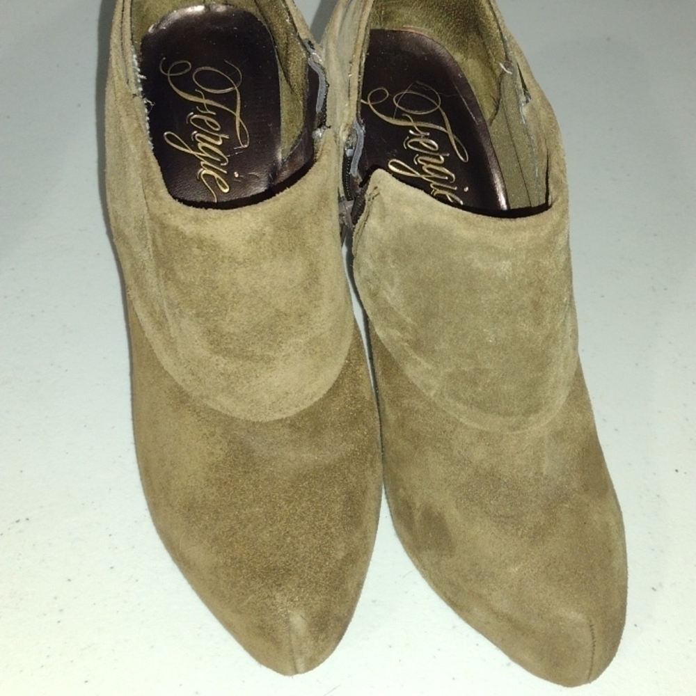 Fergie Heels size 6